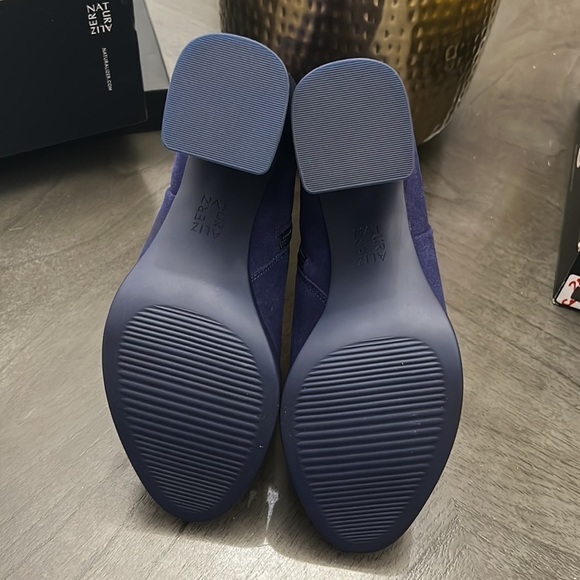 Naturalizer Genn-Reach Haven Blue Suede Booties